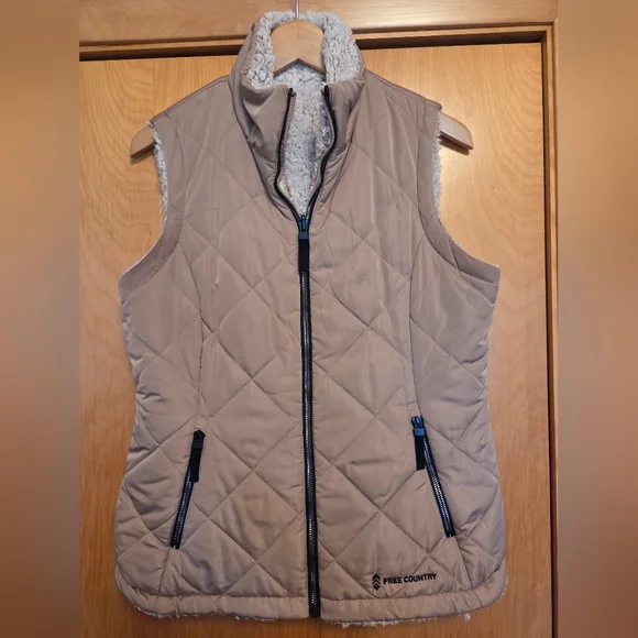 Free Country Tan Quilted Reversible Vest - Picture 1 of 8